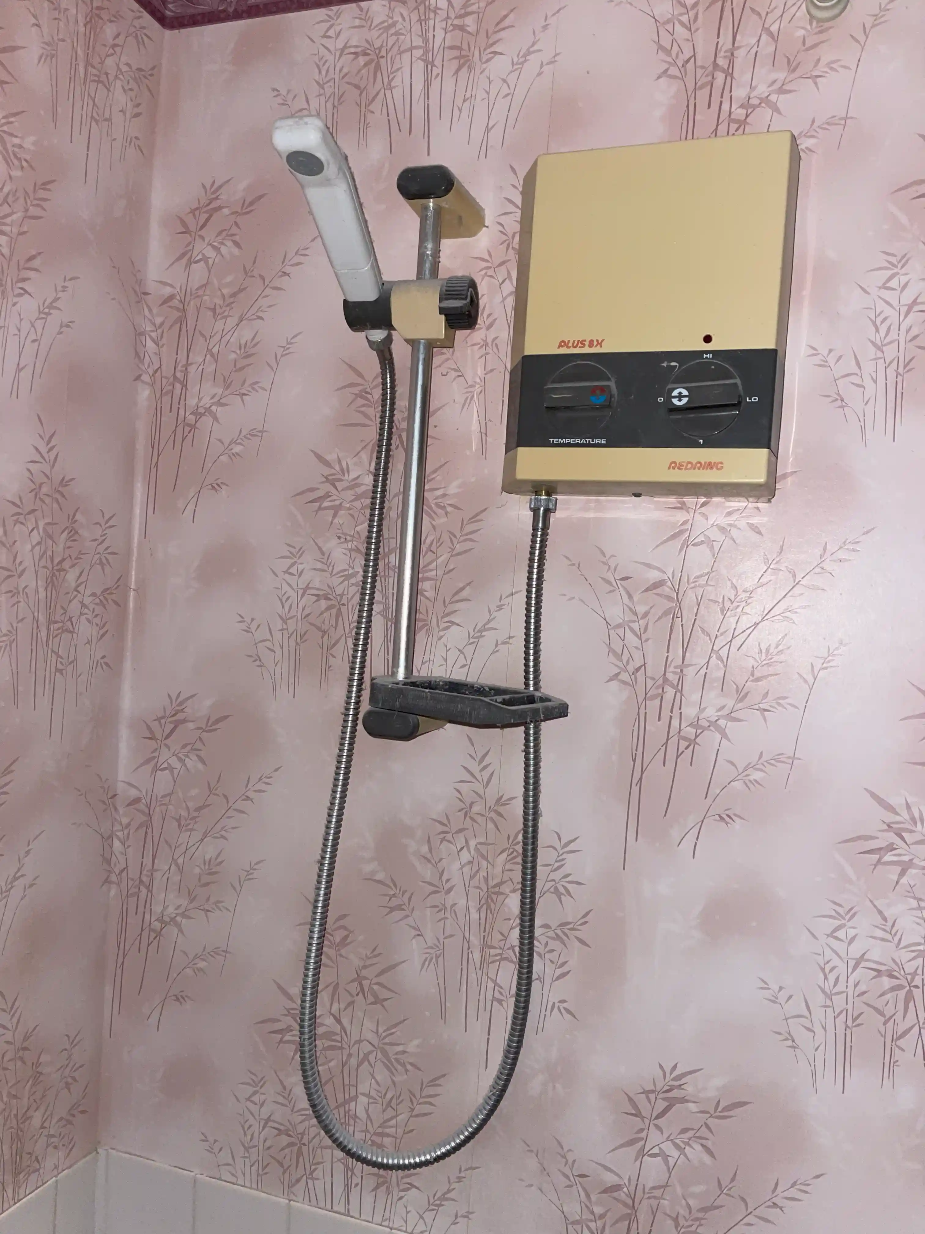 24 Hours Emergency Electrician near Wembley